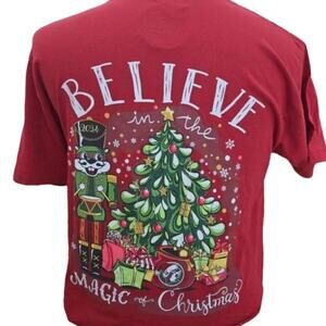 Buc-ees Believe In Magic of Christmas 2024 TShirt Sz Large Beaver Nutcracker Red